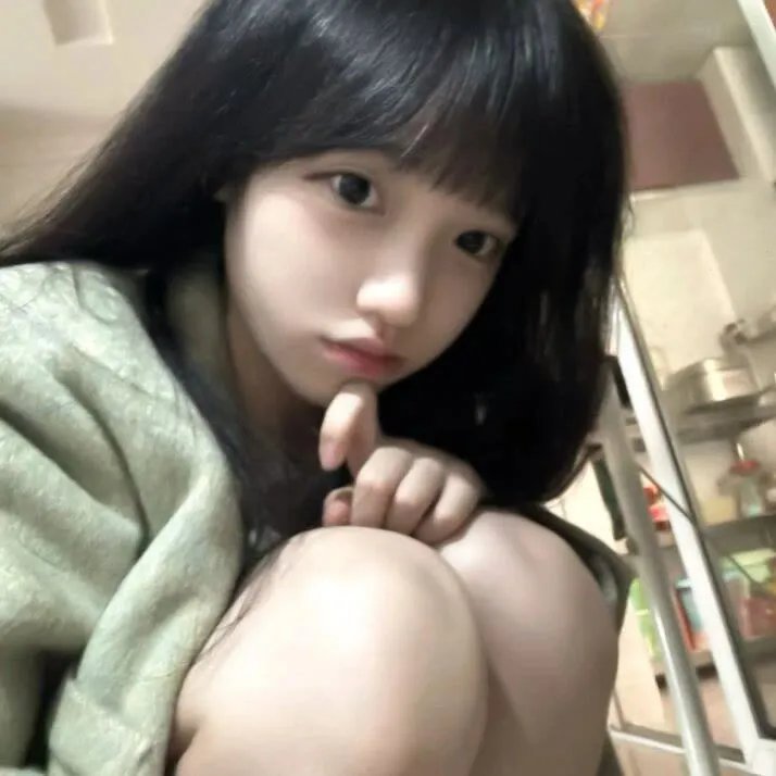 女服务员